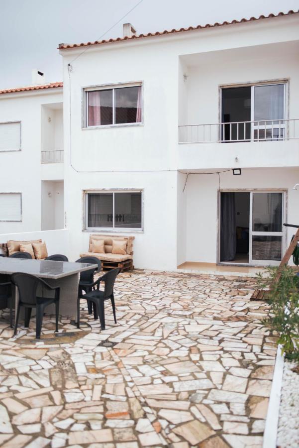Baleal Surf Emotions Hostel ภายนอก รูปภาพ