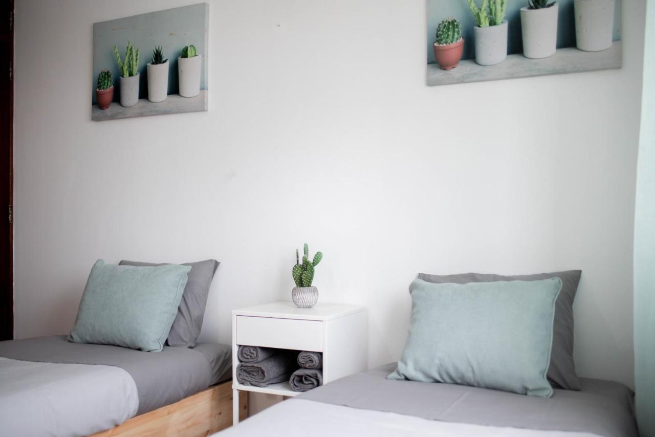 Baleal Surf Emotions Hostel ภายนอก รูปภาพ